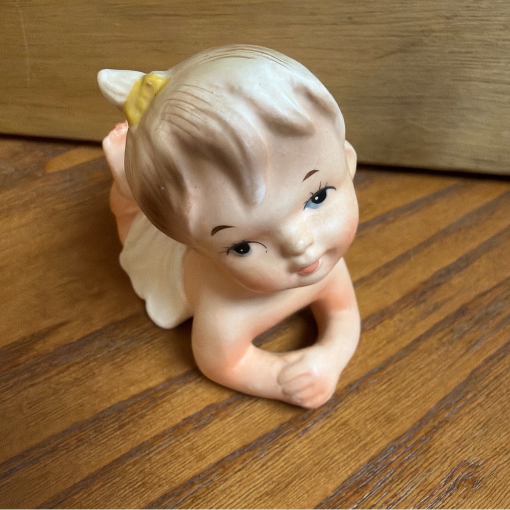 Vintage 1950’s Napco Charming Ceramic Piano Baby Figurine - Cream and Tan